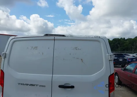 2015 Ford Transit-250 z USA, uszkodzony, nr VIN 1FTNR1YG7FKA63046